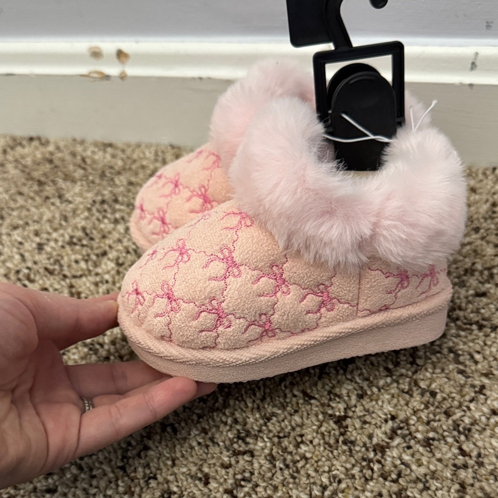 First steps bows print. Pink Quilted Baby Booties with Fur Trim